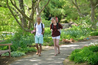 Students walk through the Hahn Horticulture Garden.