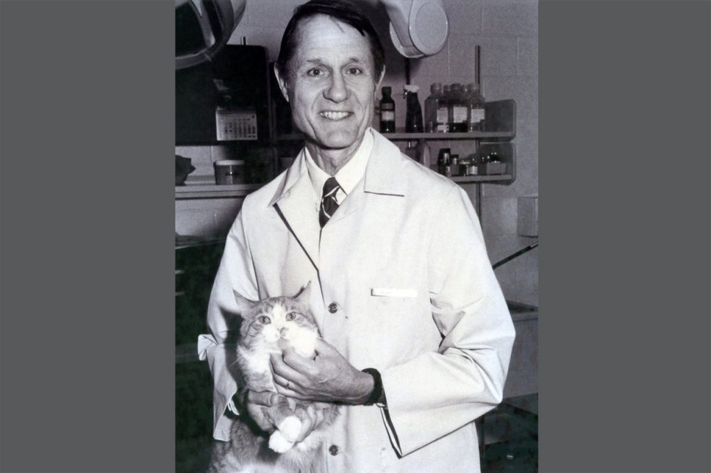 In memoriam: Kent C. Roberts, professor emeritus and founding member of the Virginia-Maryland College of Veterinary Medicine | VTx