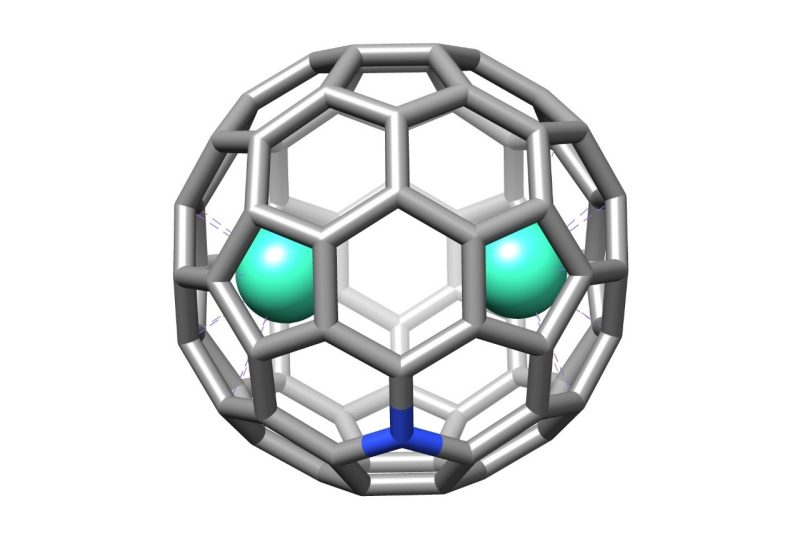 Single-molecule magnet