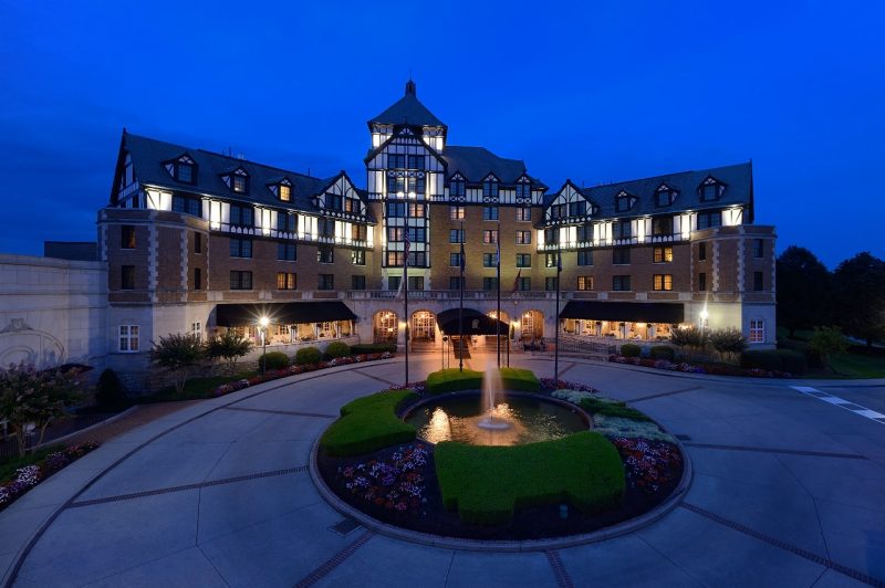 The Hotel Roanoke & Conference Center, exterior, dusk