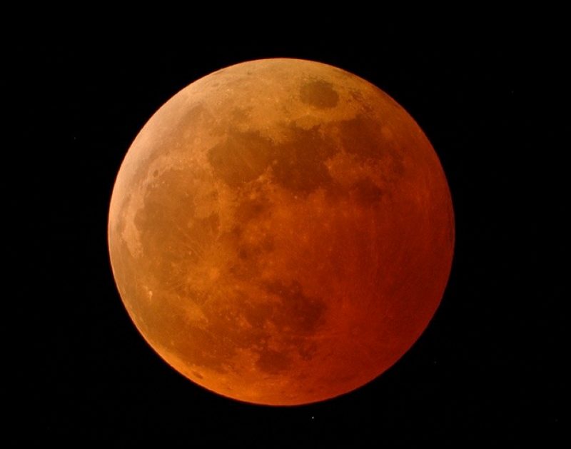 Image of blood moon 