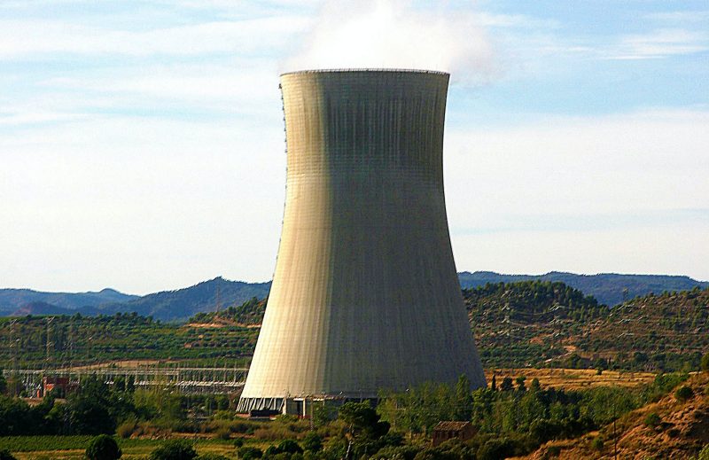 A cooling tower of a nuclear reactor in Spain. Photo courtesy Pexels.